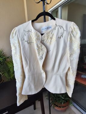 Rina di Montella Couture Jacket Size 10 Embroidered Beaded Floral